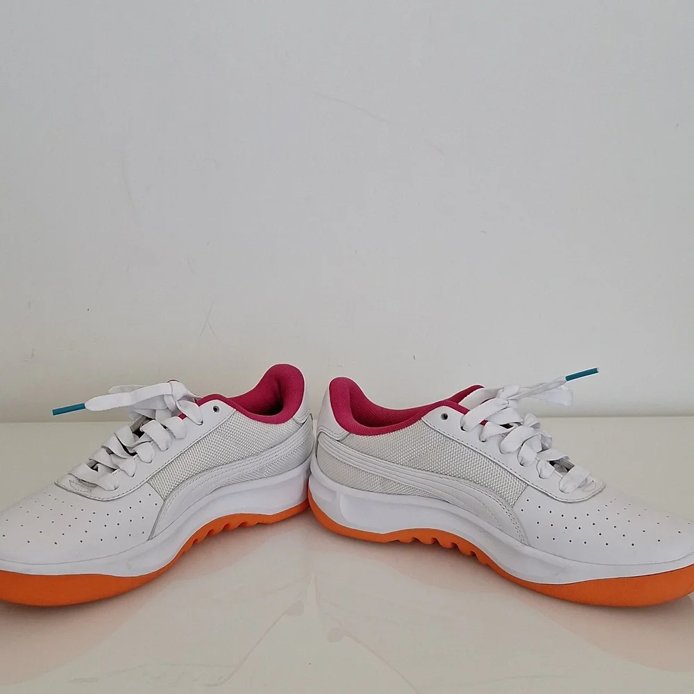 Women Puma Sneakers - Picture 6 of 7